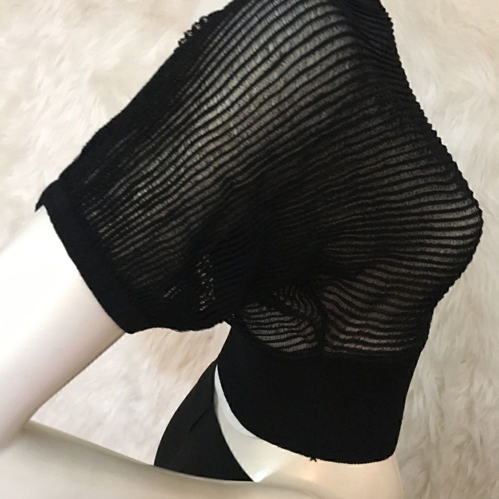 Sheer Crop Top‎ - Picture 3 of 4